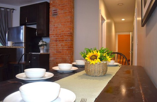 Detroit - Shoreway Casa | Ohio City,Near Downtown, Rock Hall,Stadiums, Shops