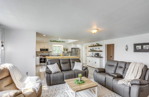 New Haven  Huron County Casa | Ohio Farmhouse Retreat w/ Fire Pit & Patio