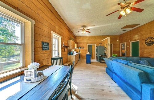 Sycamore Valley Cabina | Ohio Hunter’s Cabin w/ Pond Access: Pets Welcome!