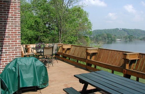 Reedsville Casa | Ohio River Guest House