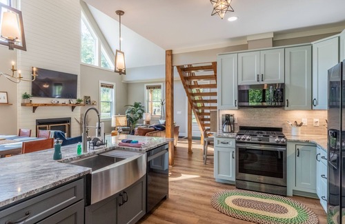 Cullowhee Casa | Ohiolina on the River - Stunning Home Located on the River and Close to WCU!