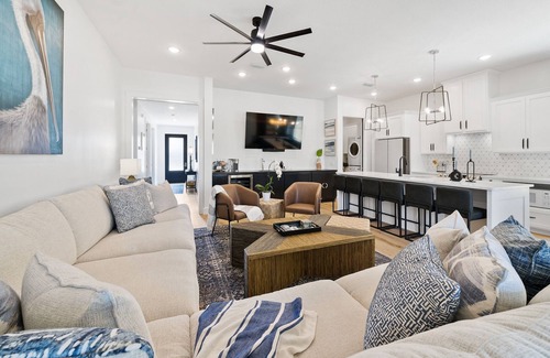 Kiska Beach Casa | Oh When Is Vacay - West End PCB