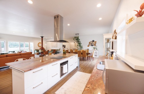 Orange Casa | OJoy Cove | Charming Waterfront Retreat by RedAwning