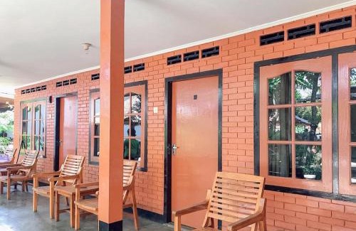 Mataram Casa | Oka Homestay Mitra RedDoorz