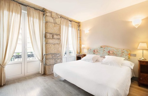 Gros Hotel | Okako Hotel