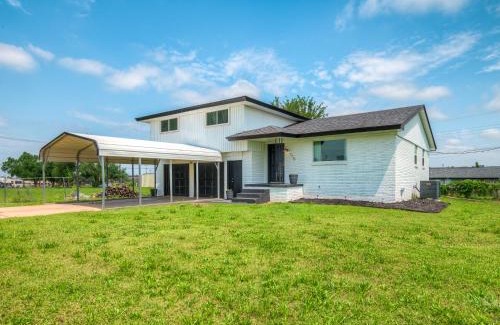 Central Oklahoma City Casa | Okana Waterpark & Downtown OKC 7 Mins away- Capital View