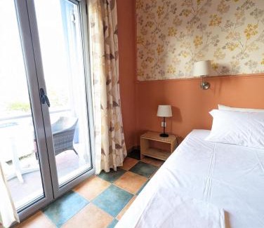 Kamena Vourla Apartamento | Okeania Seafront Rooms in Kamena Vourla