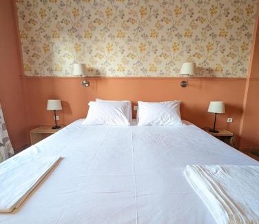 Kamena Vourla Apartamento | Okeania Seafront Rooms in Kamena Vourla
