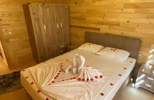 Bayraklı Cabina | Okeanos Beach Bungalow