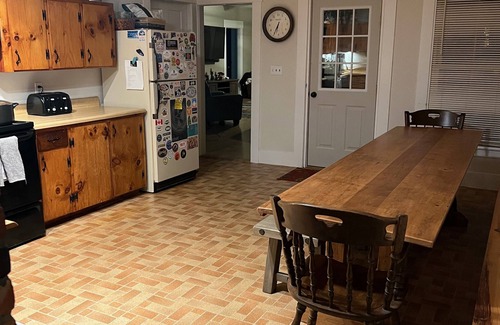 Ludlow Casa | Okemo Ski Retreat sleeps 16 comfortably and 1 mile to the mountain