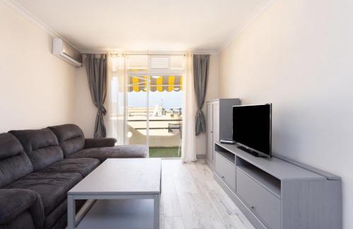 Playa Paraiso Apartamento | OkStay Marina Palace Tenerife with balcony and pool view