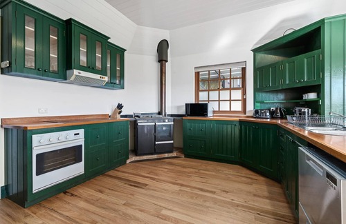 Eglinton Casa | 'Old Alloway'- 7 Bedrooms/ Sleeps 17 -9mins to CBD