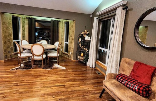 Royal Casa | Old Bear Creek Lodge