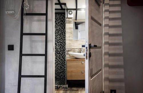Uzupis Apartamento | Old Brewery Loft in Paupys by Urban Rent