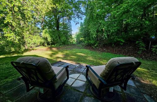 Hendersonville Casa | Old Cannon Retreat