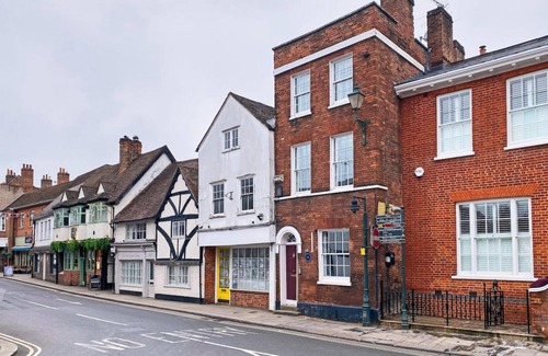 Henley-on-Thames Casa | Old Coach House Dolls House - From 1100 Per Night