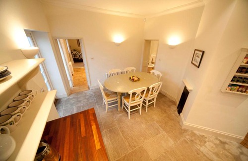 Totland Bay Casa | Old Coastguards - Stunning Historic Cottage