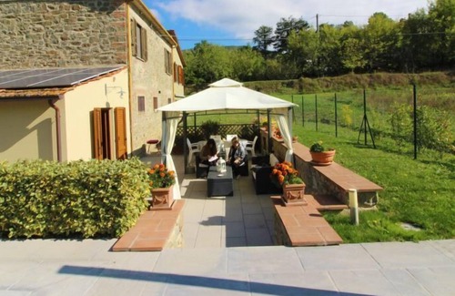 Pieve di Chio Villa | Parte de una antigua casa de campo de piedra max 4 personas con jardín privado y piscina privada. Excelente rap