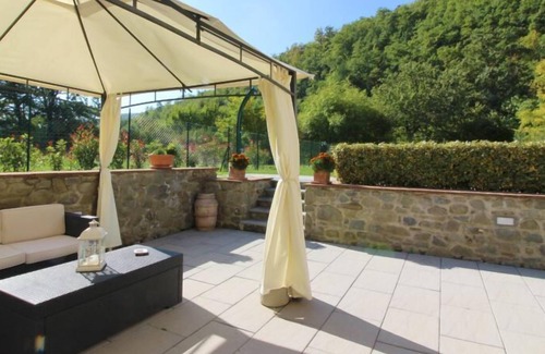 Pieve di Chio Villa | Parte de una antigua casa de campo de piedra max 4 personas con jardín privado y piscina privada. Excelente rap