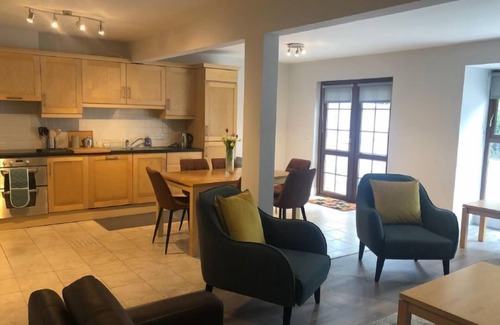 Terryglass Casa | Old Court Holiday Home by Interhome