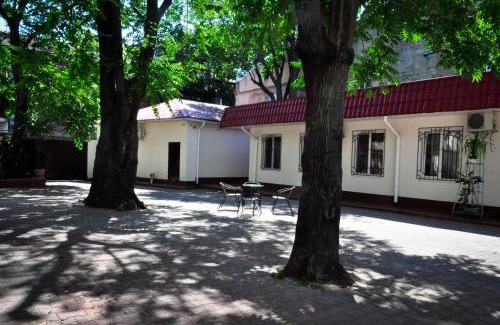 Prymors'kyi district Hostal | Old Courtyard Hostel