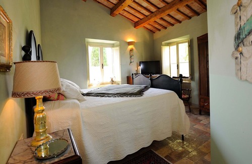 Rupoli Villa | Antigua casa de campo con piscina