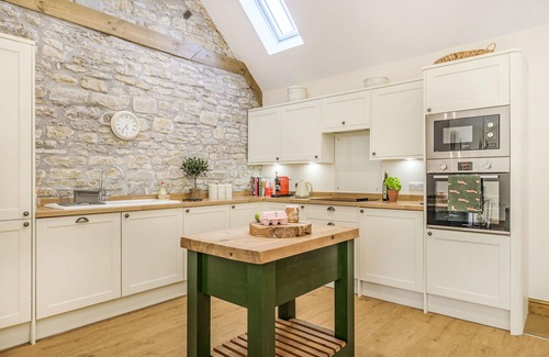 Blackford Cabaña | OLD FARM STABLES, pet friendly, with open fire in Sparkford