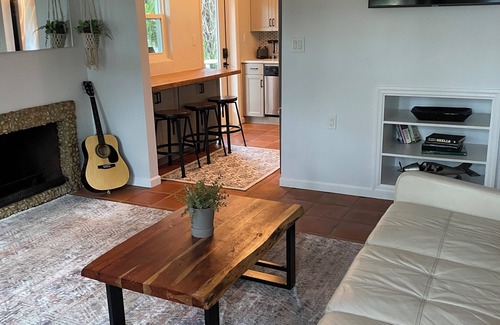 Bonita Springs Casa | Old Florida 2-bedroom house Downtown Bonita Springs, 1 Block from Old 41