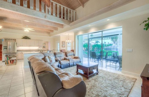 Bonita Springs Casa | Canal Home con muelle