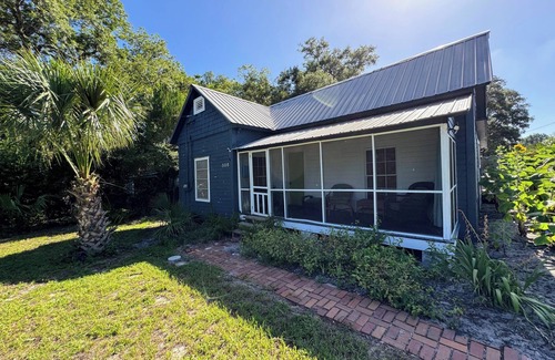 Carrabelle Cabaña | Old Florida Fishing Cottage on the Forgotten Coast