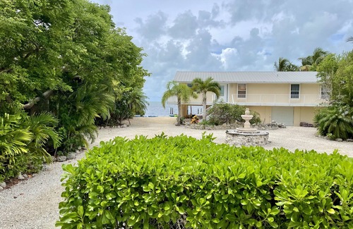 Cudjoe Key Cabaña | Old Florida Style, Dockage, Swimming Pool (shared), just 20 miles from Key West