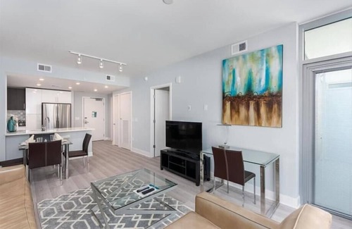 Woodmont Triangle Apartamento | Old Georgetown Road | Nr bars & cafes| NIH Nearby| by GLS