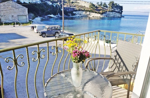 Longos Apartamento | Old Harbour Apartments by CorfuEscapes