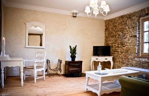 Mirepoix Casa | Antigua casa en el corazón de un pueblo medieval.