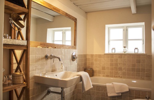 Neukirchen/Erzgeb Casa | Antigua casa del guardián de cerradura LUV 5 * Casa con techo de paja para 6 pers. + Casa de sauna