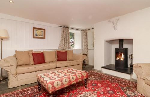 Lee Casa | Old Maids Cottage