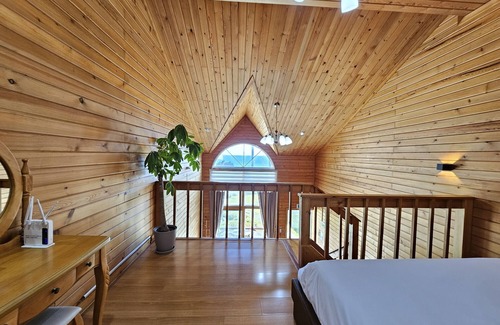 Namwon Casa | Old Man and Sea Pension