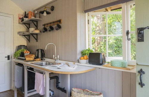 Hassocks Casa | Old Mill Lodge: Quiet I Retreat I Parking