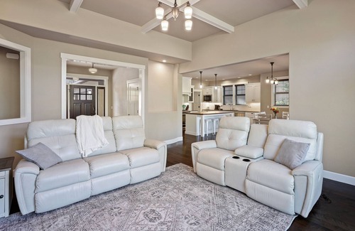 Southern Crossing Casa | Old Mill on The Canal, Large Garage, Firepit, Office