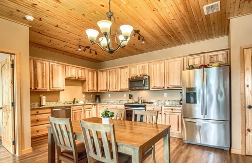 Gruene Condominio | Old Mills Resort OM A15 3 Bedroom Condo by Redawning