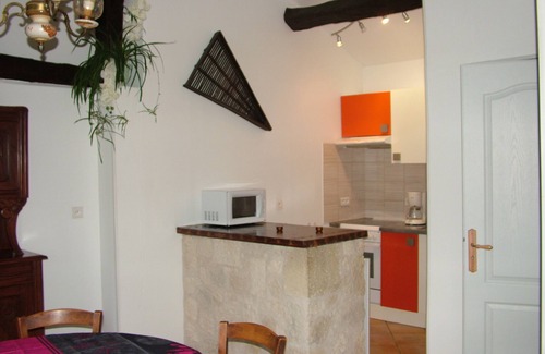 Clairac Cabaña | Antiguo horno de ciruela, a ras del suelo, independiente, 1 dormitorio, jardín cerrado