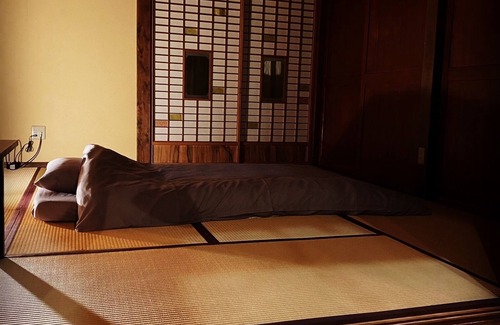 Yamanashi Cama Y Desayuno | Old private home stay with outdoor sauna