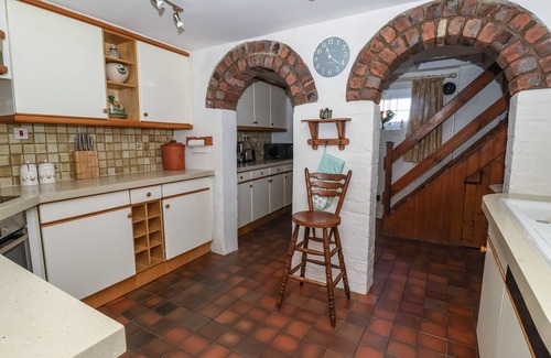 York Cabaña | OLD ROOST FARMHOUSE, family friendly, with a garden in York