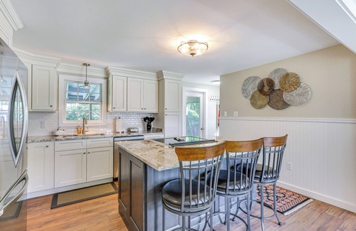 Old Saybrook Center Casa | Old Saybrook Home w/ Screened Porch & Ocean View!