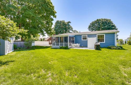 Old Saybrook Center Casa | Old Saybrook Home with Screened Porch and Ocean View!