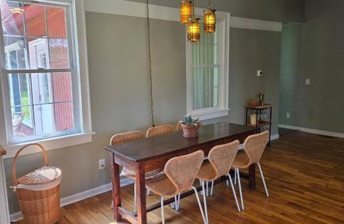Niles Casa | Old School Charm | Sleeps 6