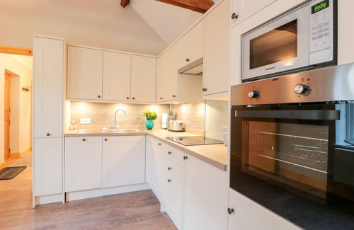 Winchcombe Cabaña | ANTIGUA OFICINA DE CLASIFICACIÓN, admite mascotas en Winchcombe, Ref 977985