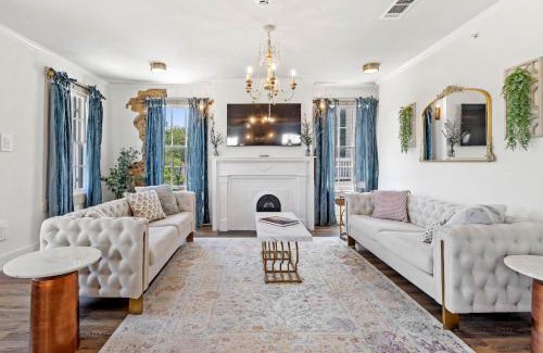 Biloxi Casa | Old Spanish House Suite C Sophisticated Retreat