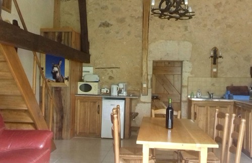 Villamblard Cabaña | Edad de piedra de campo en apacible, rural