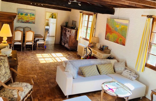 Merindol Casa | Old stone family home